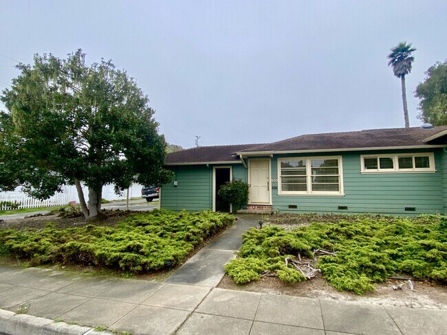 Building Photo - 635 Gibson Ave