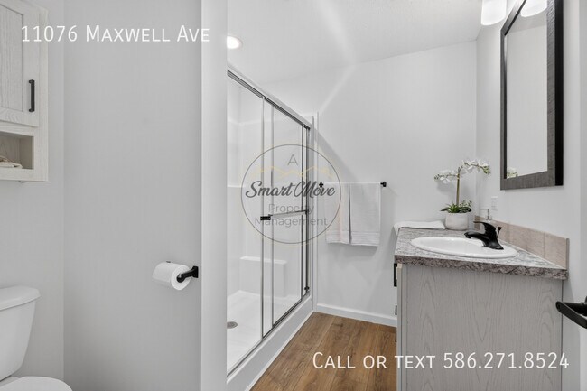 Building Photo - 11076 Maxwell Ave