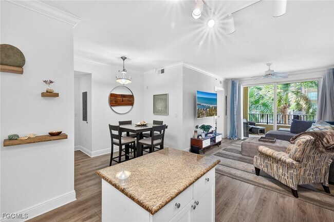 Building Photo - 2825 Palm Beach Blvd