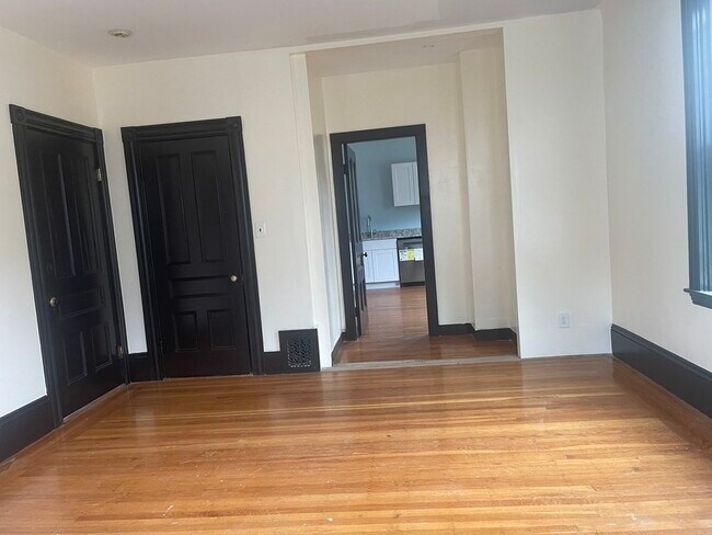 Building Photo - 6 Ware St