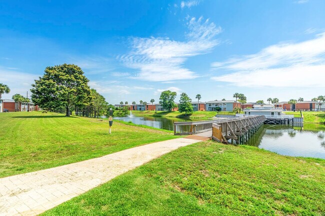Building Photo - 4000 Gulf Terrace Dr