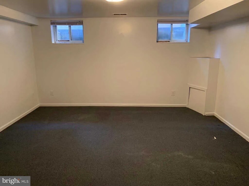 Building Photo - 944 New Market St