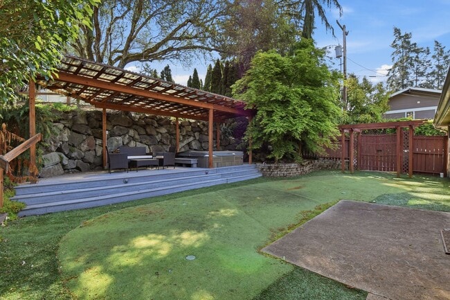 Building Photo - 5bd/3ba Kirkland Home