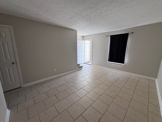 Building Photo - 107 Grogan Cir