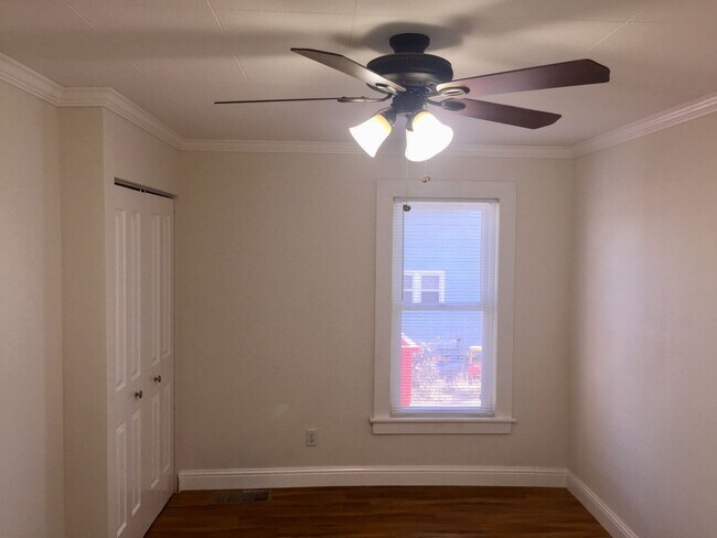 Building Photo - REMODELED 2 Bedroom Downtown Home