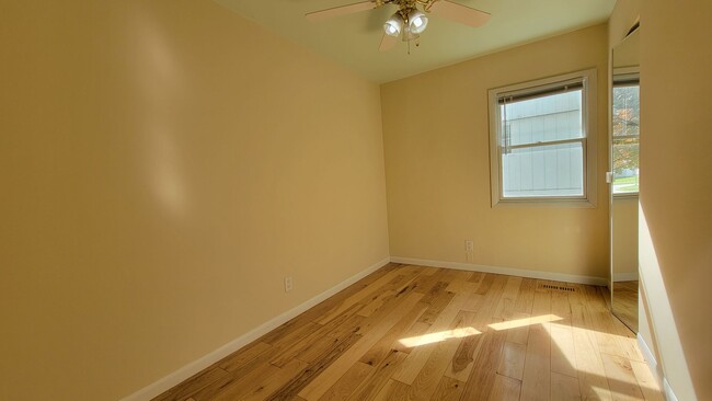 Building Photo - Charming 3 Bedroom Home With Partially Fin...