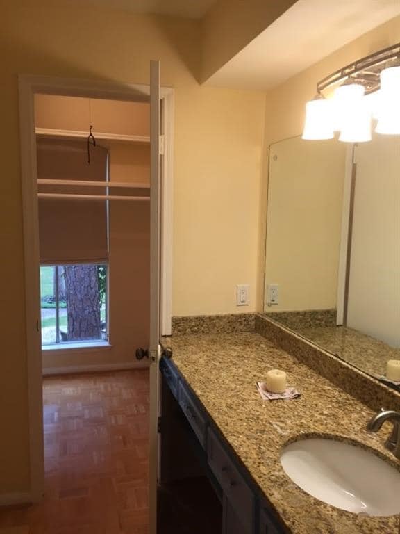 Building Photo - 10728 Briar Forest Dr