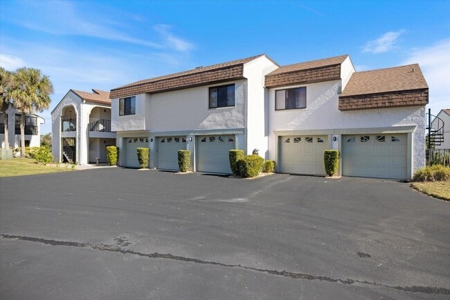 Building Photo - 822 Capri Isles Blvd