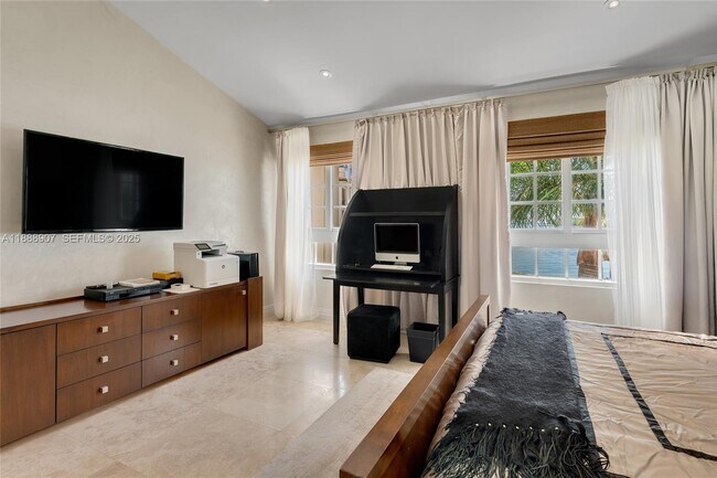 Building Photo - 2331 Fisher Island Dr