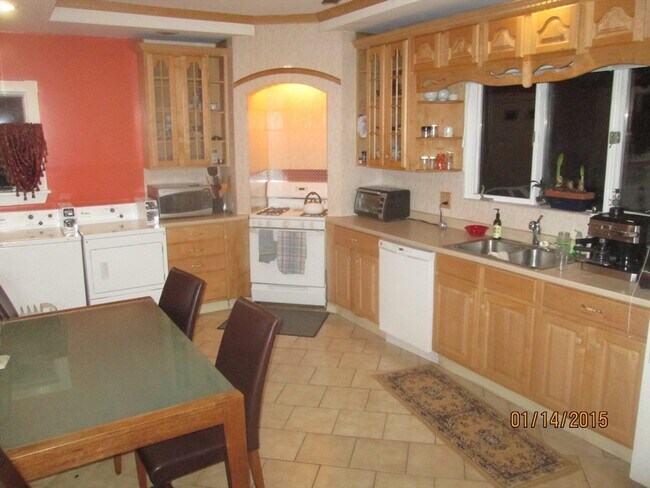 Building Photo - 00 Mountain