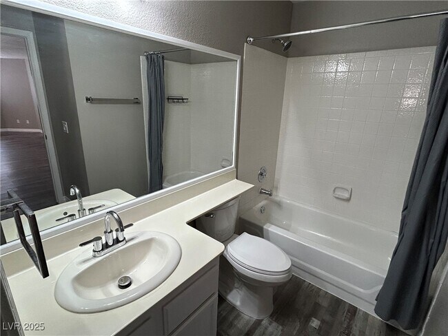 Building Photo - 6873 Tamarus St