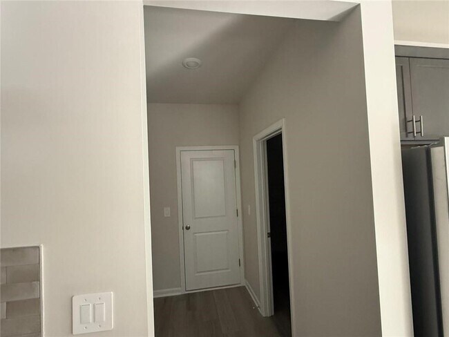 Building Photo - 189 Vly Oak Dr