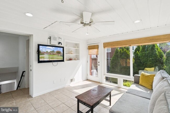 Building Photo - 5006 Flanders Ave