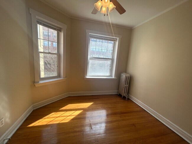 Building Photo - 4408 N Rockwell St