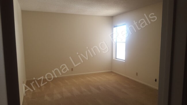 Building Photo - CONDO WITH POOL AND GARAGE