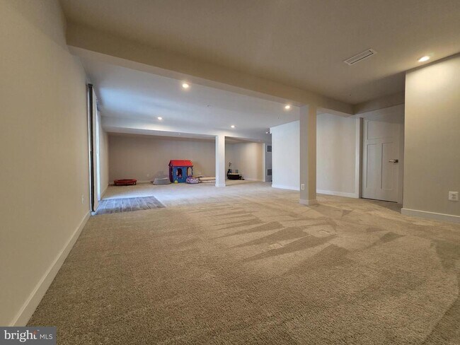 Building Photo - 7550 Mint Springs Ct