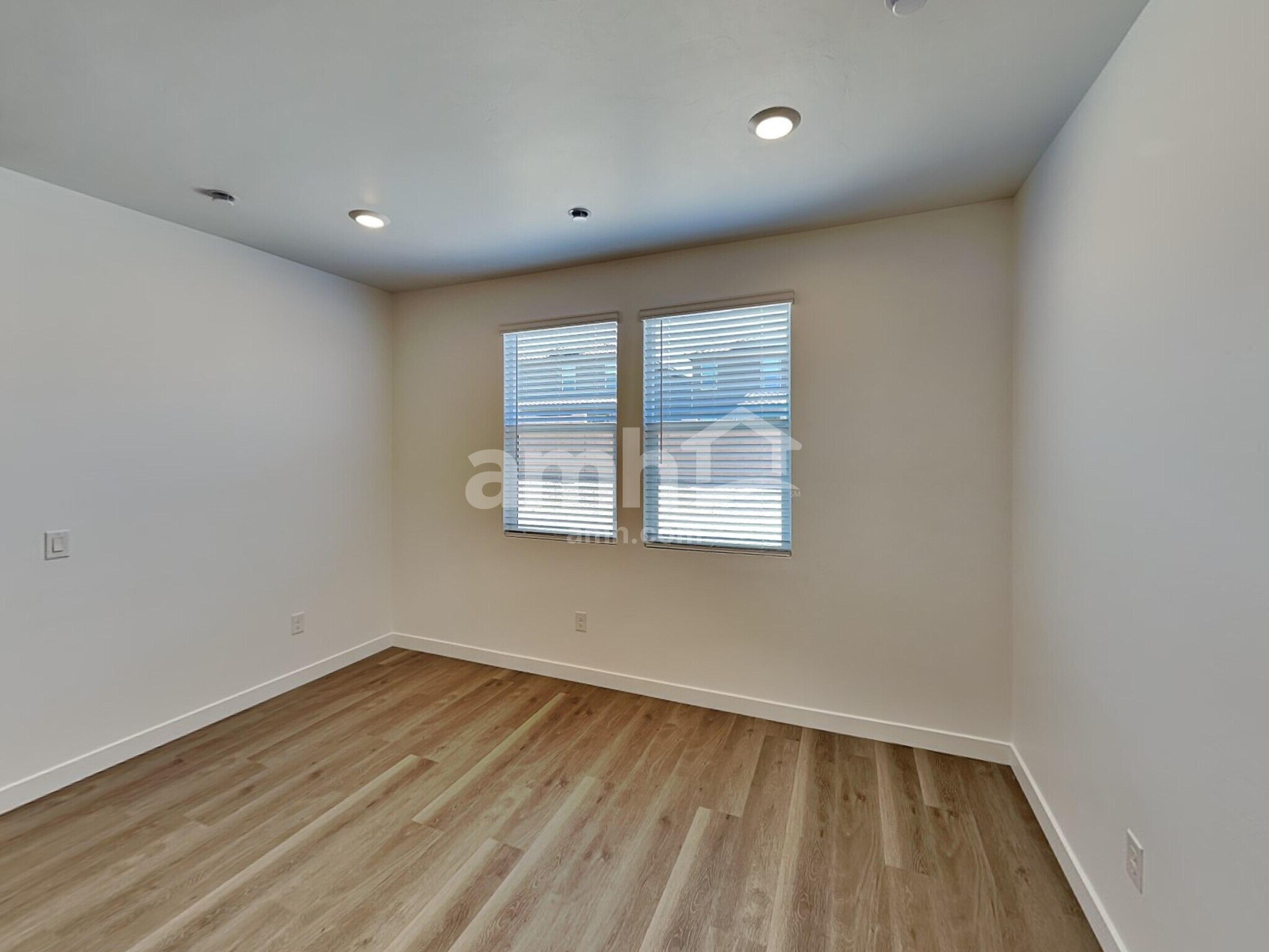 Building Photo - 6476 E Paseo Baranda