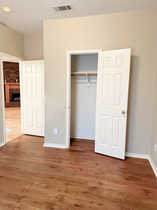 Building Photo - 308 Elizabeth Trail