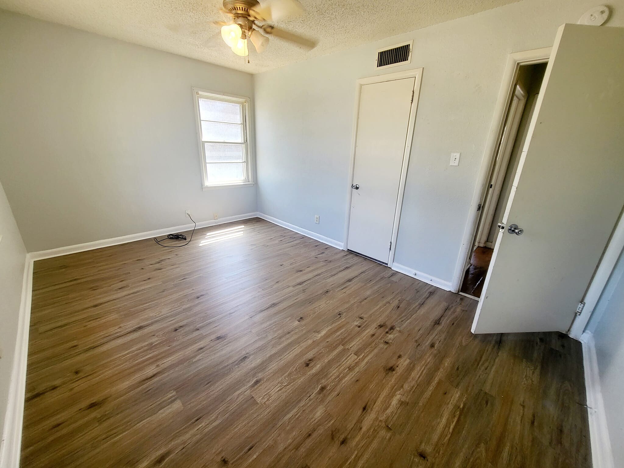 Building Photo - 3789 Sunset Ave