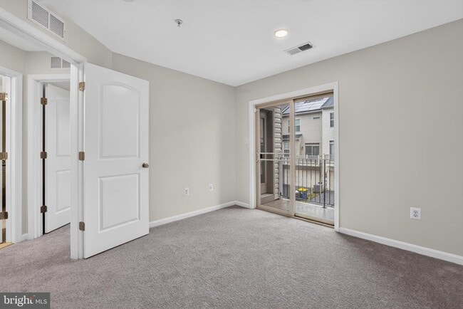 Building Photo - 2613 Campus Way N