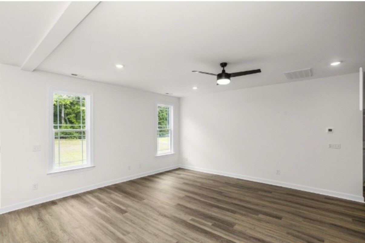 Building Photo - 5021 Salient Dr
