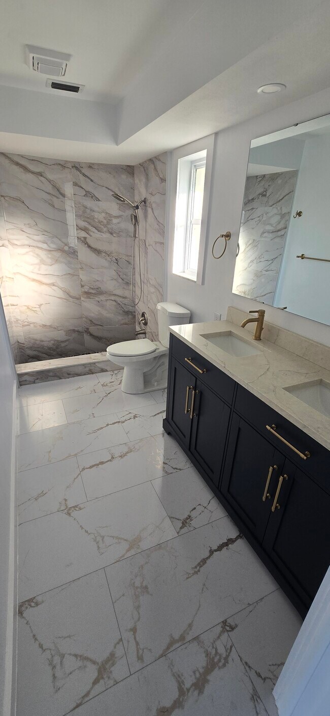 Building Photo - 301 22nd St