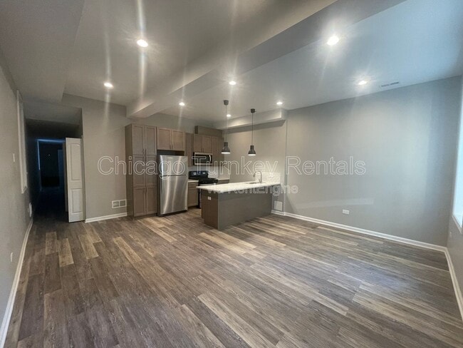 Building Photo - 2624 W 24th St