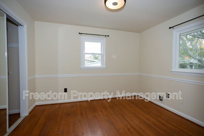 Building Photo - 5914 Ridge View Dr