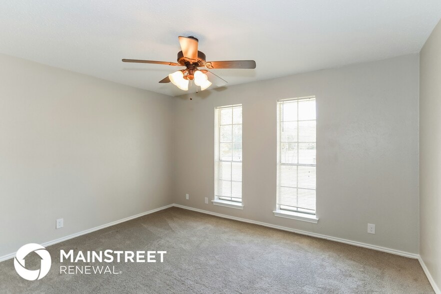 Building Photo - 1813 El Paso St