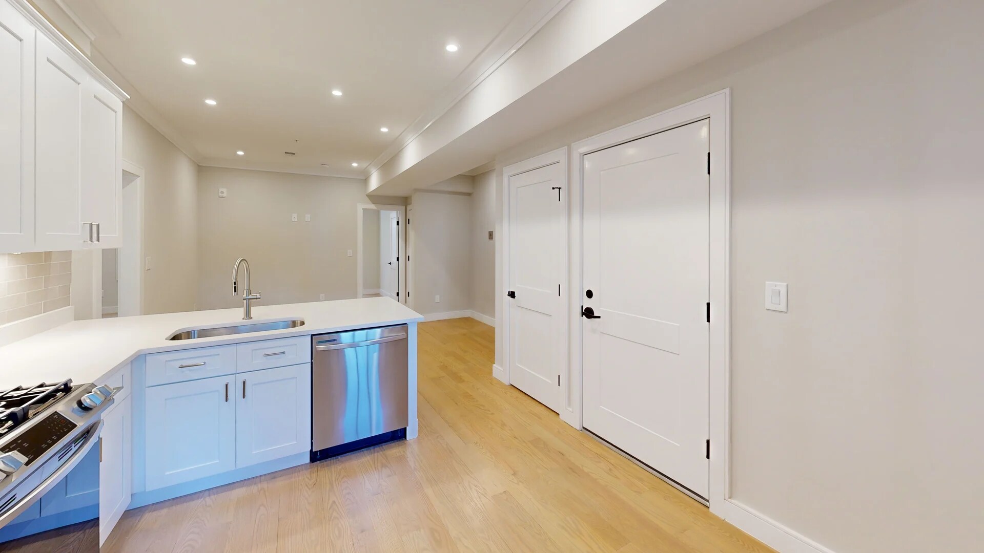 Building Photo - 164 Allston St