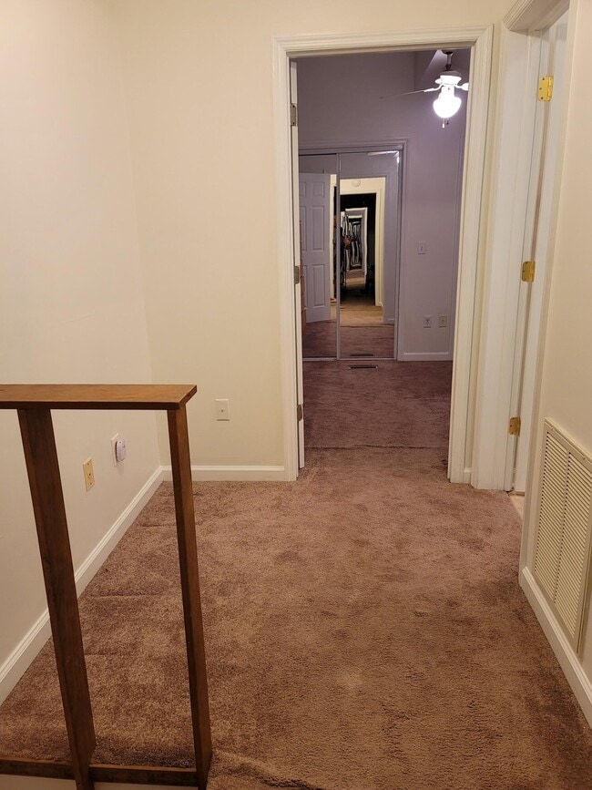 Building Photo - 331 Glenwood Dr