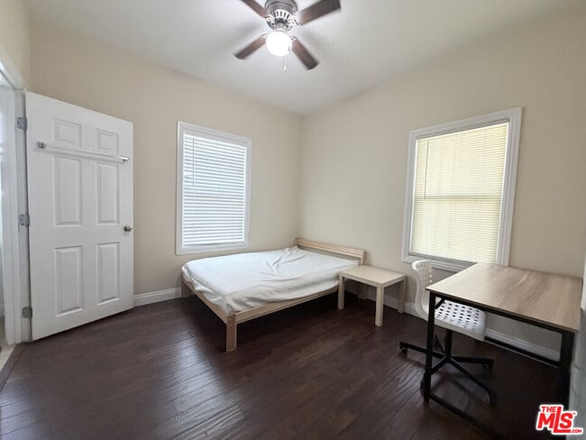 Building Photo - 1254 W 37th Dr