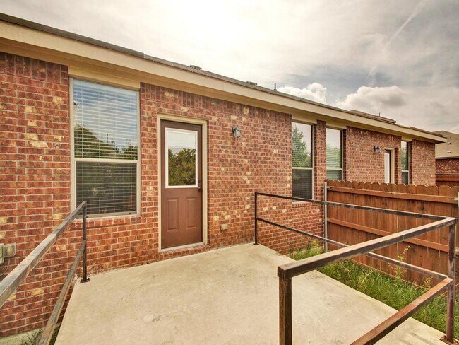 Building Photo - 1520 Muirfield Bend Dr