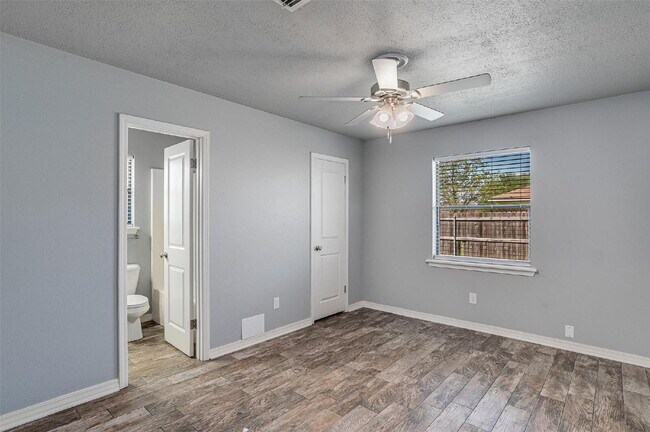 Building Photo - 5804 Catherine Ct