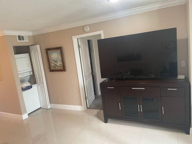 Building Photo - 4539 Luxemburg Ct
