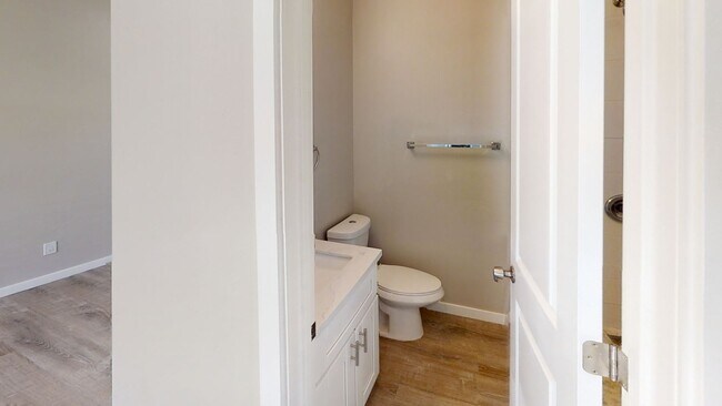 Building Photo - 4 BD House!