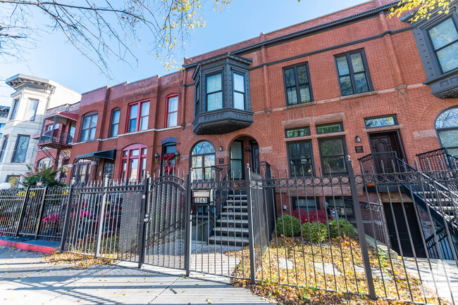 Building Photo - 3363 S Giles Ave