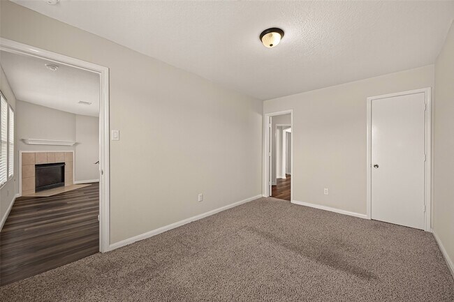 Building Photo - 14837 Peachmeadow Ln