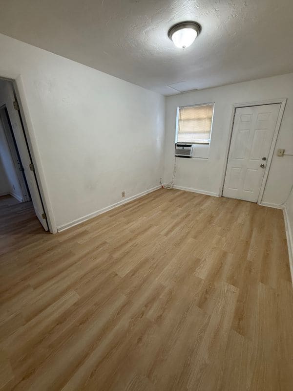 Building Photo - 1955 Lincoln St