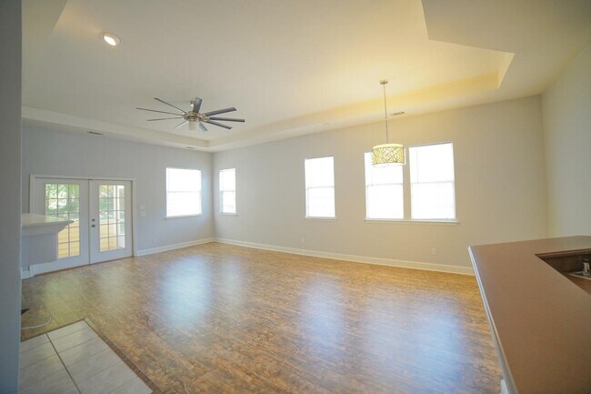 Building Photo - 5569 Hampton Hill Cir