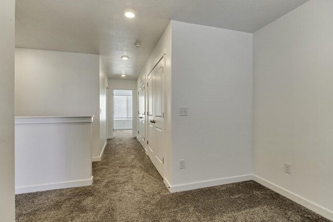 Building Photo - 869 S Brubaker Way