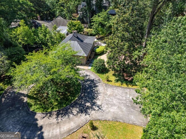 Building Photo - 2538 Parkside Dr NE