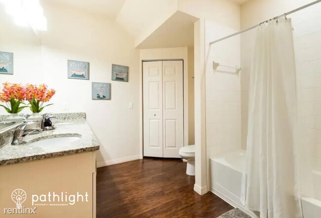 Building Photo - 4 br, 3 bath House - 5366 Diplomat Ct UNIT