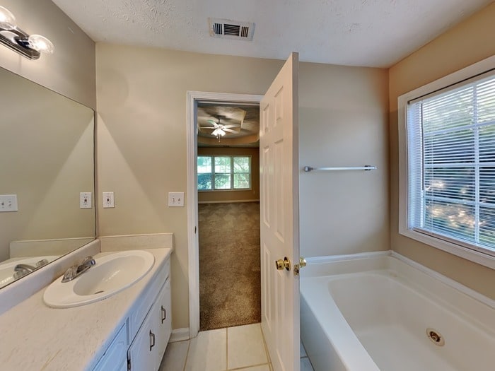 Building Photo - 1585 Watson Ridge Trail SE