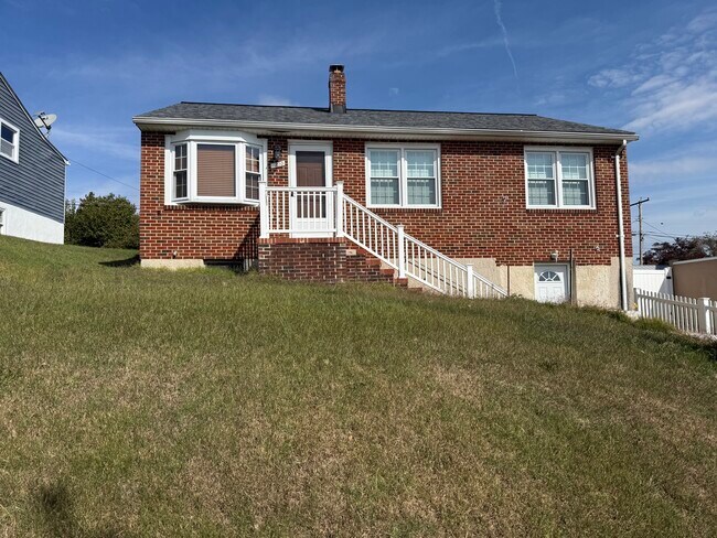 Primary Photo - 2820 Illinois Ave