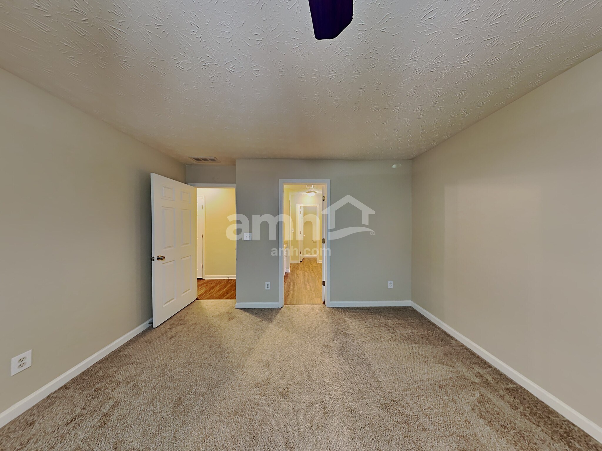 Building Photo - 825 Georgian Hills Dr