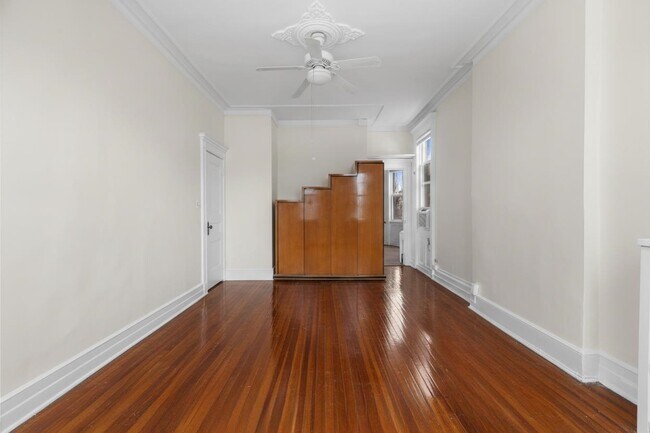 Building Photo - 6 Bonn Pl