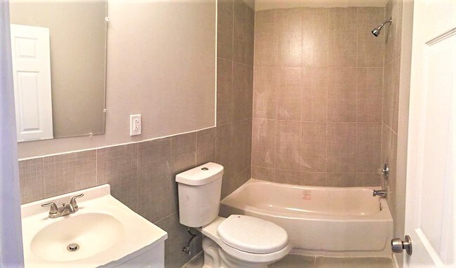 Building Photo - 6140 Lebanon Ave