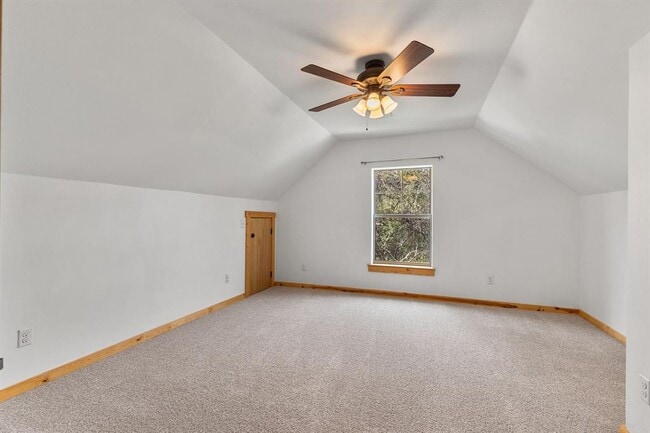 Building Photo - 116 Cascade Trail