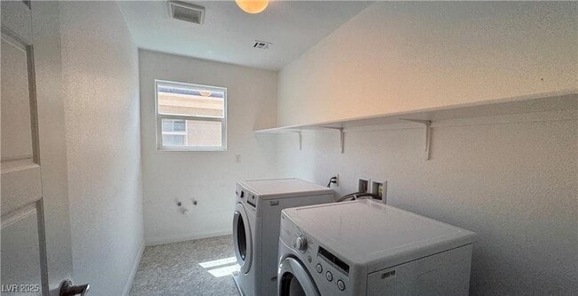 Building Photo - 6387 Ashland Crst St